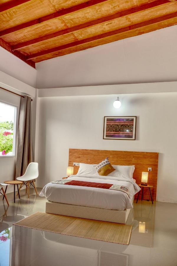 Island Ambience Hotel Maafushi Bagian luar foto