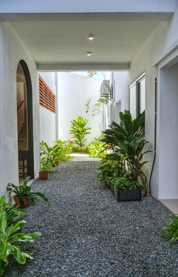 Island Ambience Hotel Maafushi Bagian luar foto