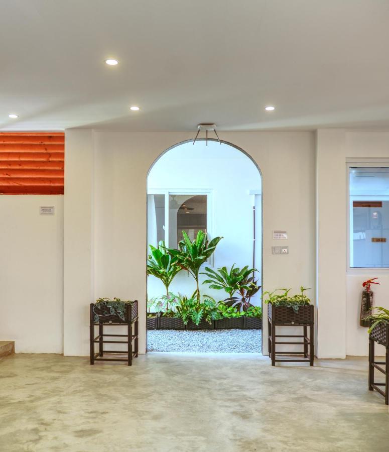 Island Ambience Hotel Maafushi Bagian luar foto