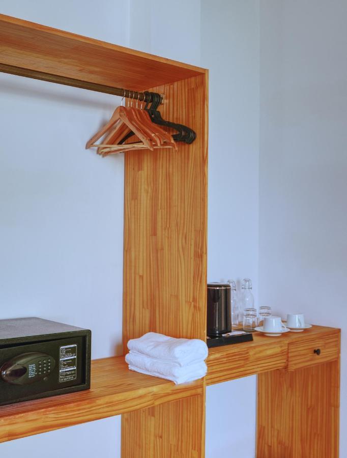 Island Ambience Hotel Maafushi Bagian luar foto